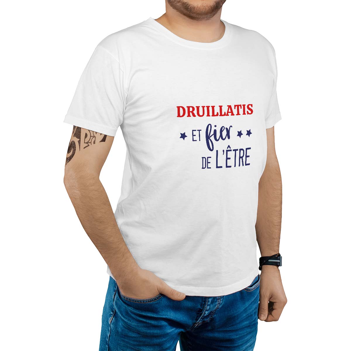 T-Shirt blanc pour homme avec le message personnalisé marine druillati  et fier de l'être