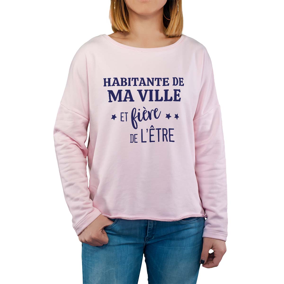 Sweat shirt rose pour femme avec le message personnalisé marine polliatie  et fière de l'être