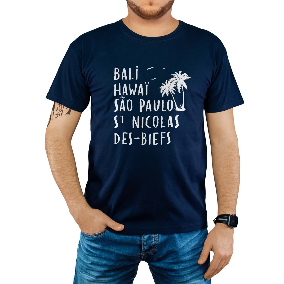 T-Shirt marine pour homme avec le message personnalisé blanc bali hawaï sao-paulo saint-nicolas-des-biefs