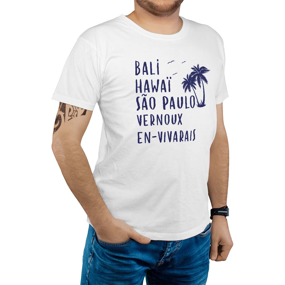 T-Shirt blanc pour homme avec le message personnalisé marine bali hawaï sao-paulo vernoux-en-vivarais