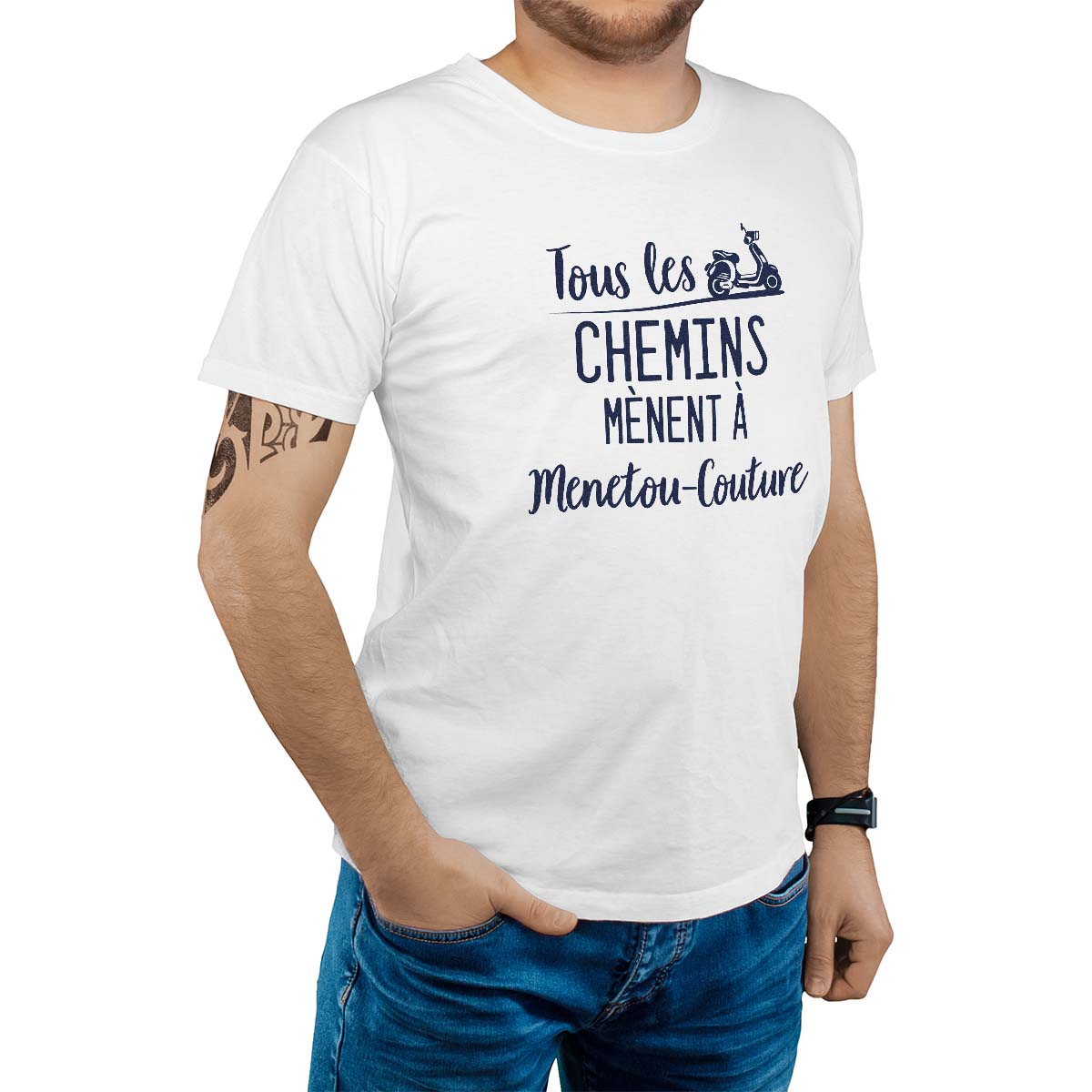 T-Shirt blanc pour homme avec le message personnalisé marine tous les chemins mènent à menetou-couture