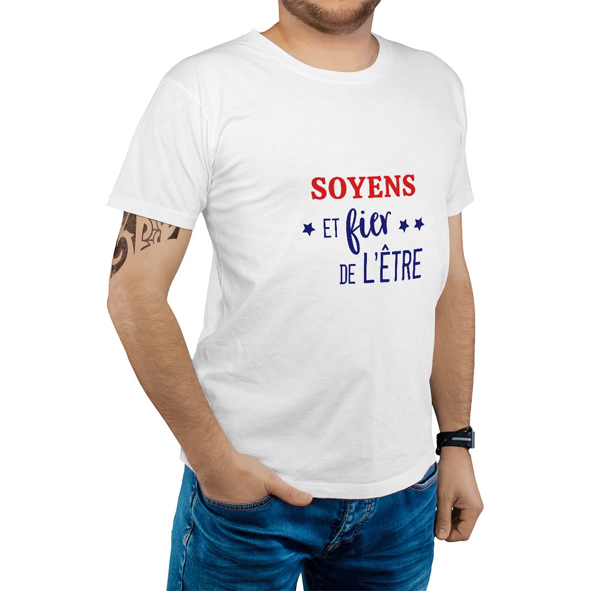 T-Shirt blanc pour homme avec le message personnalisé marine soyen  et fier de l'être