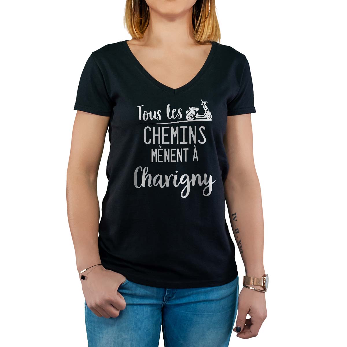 T-Shirt noir pour femme avec le message personnalisé blanc tous les chemins mènent à charigny