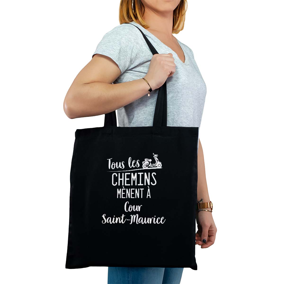 Totebag cabas personnalisé noir pour femme avec le message personnalisé blanc tous les chemins mènent à cour-saint-maurice
