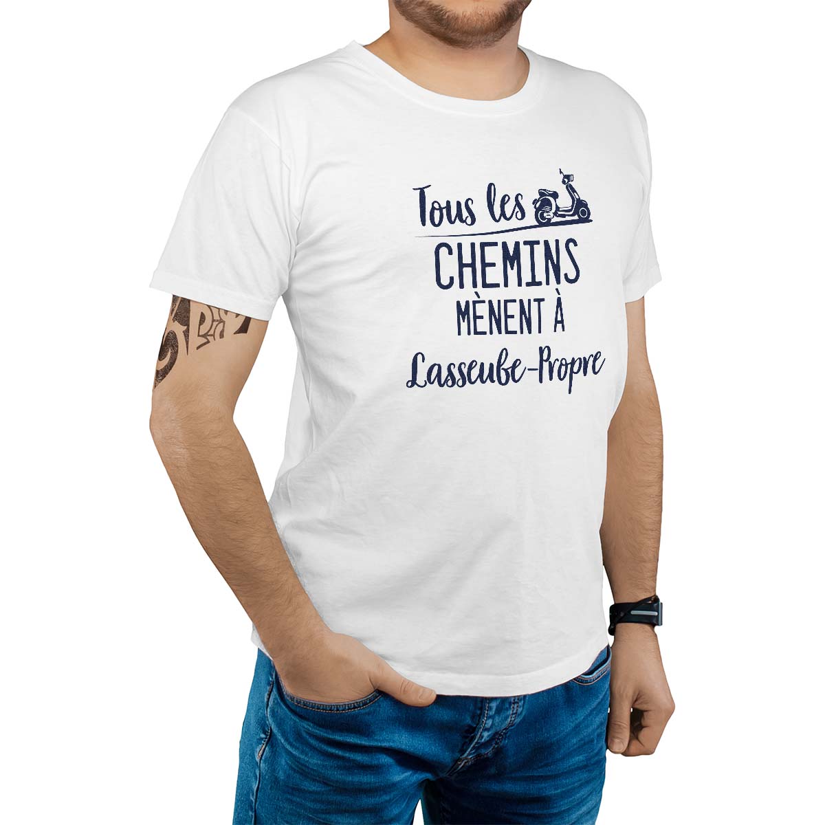 T-Shirt blanc pour homme avec le message personnalisé marine tous les chemins mènent à lasseube-propre
