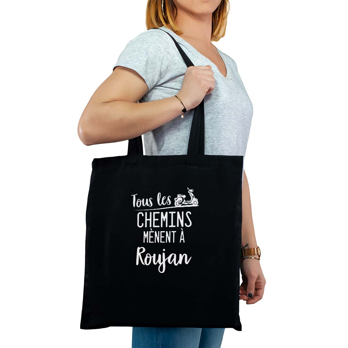 Totebag cabas personnalisé noir pour femme avec le message personnalisé blanc tous les chemins mènent à roujan
