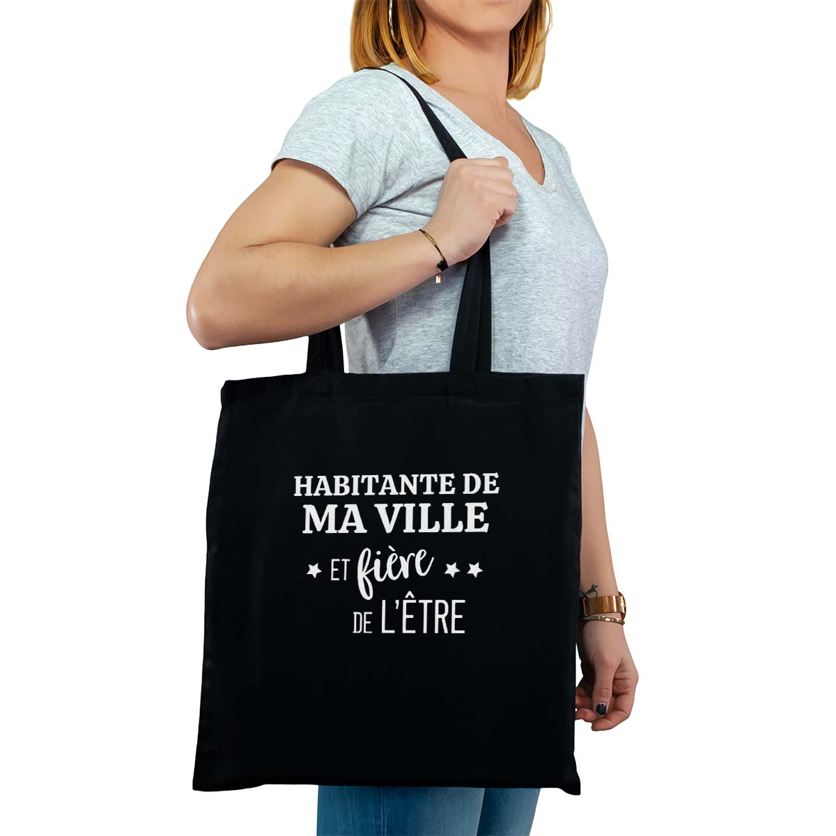 Totebag cabas personnalisé noir pour femme avec le message personnalisé blanc gentile-saint-bonnet-des-quarts  et fière de l'être