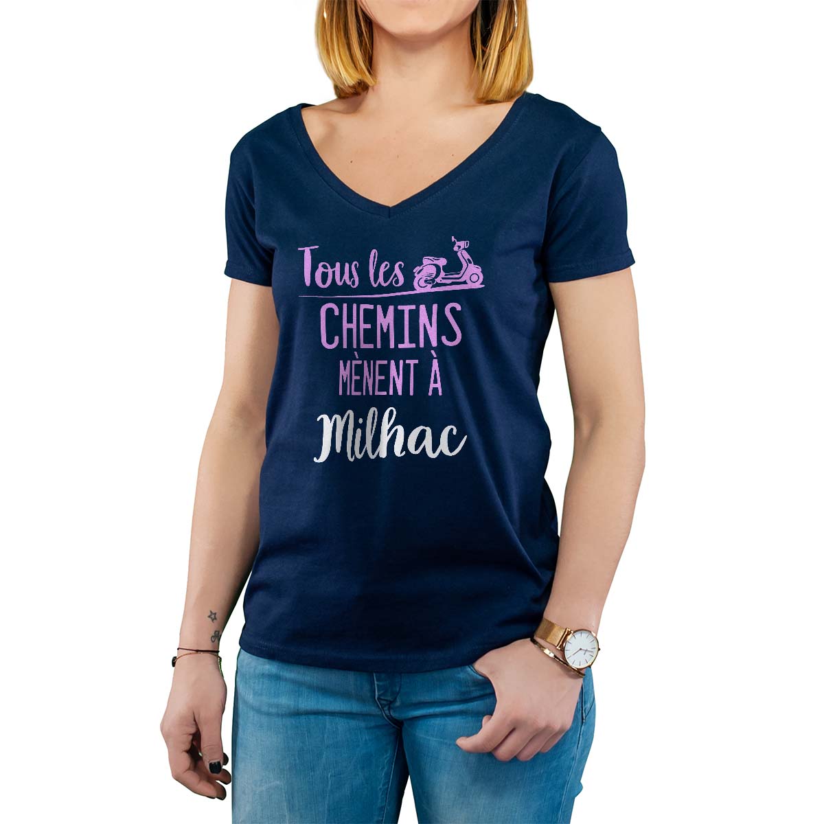 T-Shirt marine pour femme avec le message personnalisé rose tous les chemins mènent à milhac