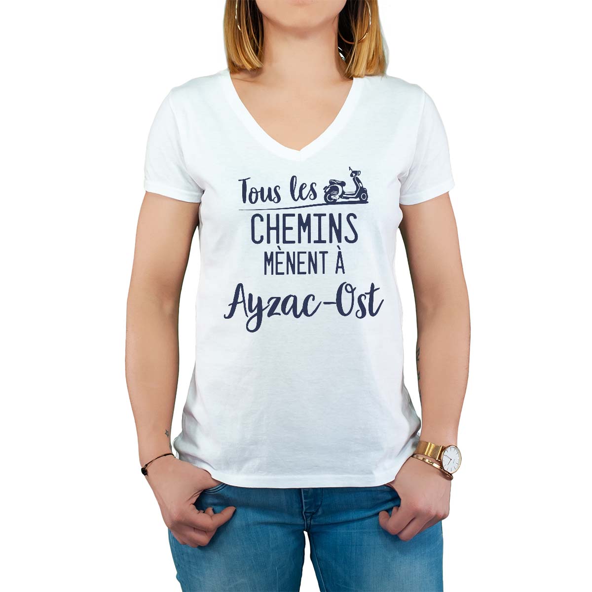 T-Shirt blanc pour femme avec le message personnalisé marine tous les chemins mènent à ayzac-ost