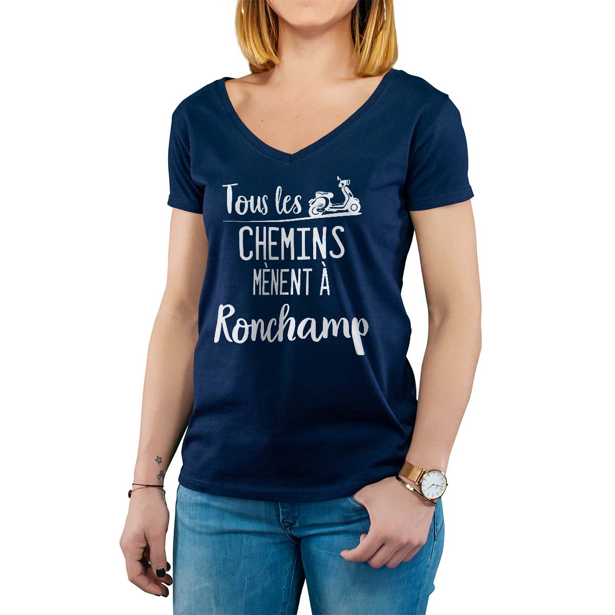 T-Shirt marine pour femme avec le message personnalisé blanc tous les chemins mènent à ronchamp