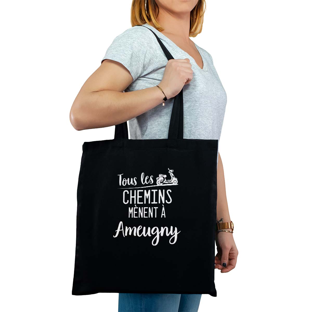 Totebag cabas personnalisé noir pour femme avec le message personnalisé blanc tous les chemins mènent à ameugny