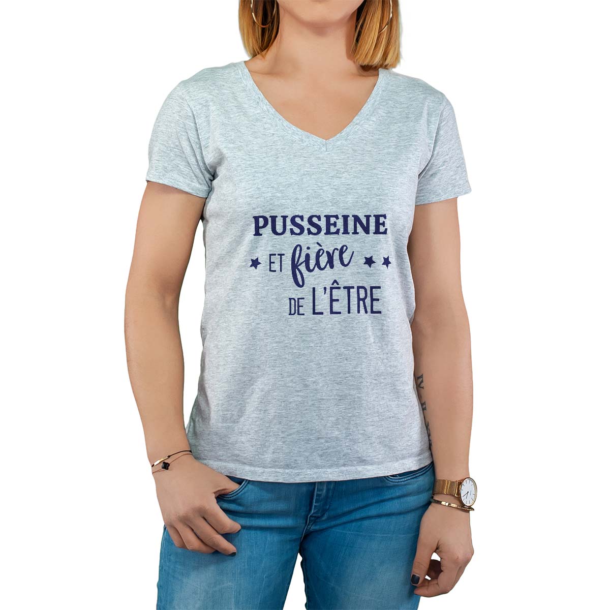 T-Shirt gris pour femme avec le message personnalisé marine pusseine  et fière de l'être